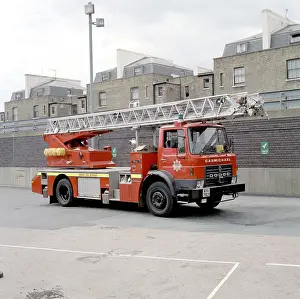 Lfdca: LFDCA-LFB Dodge/Carmichael turntable ladder