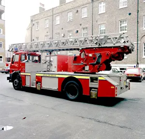 Lfdca: LFDCA-LFB Dodge/Carmichael turntable ladder