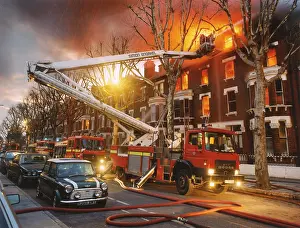 Snorkel: LFDCA-LFB Simon Snorkel hydraulic platform in use