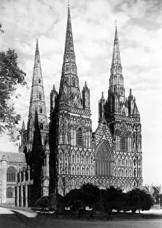 1330s: LICHFIELD CATHEDRAL