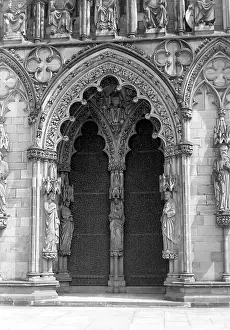 Lichfield: LICHFIELD WEST DOOR
