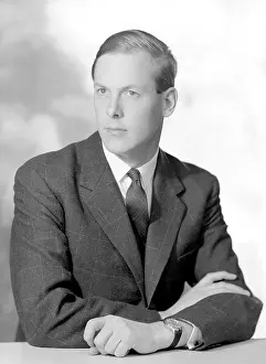 Dyke: Lieutenant D Hart Dyke