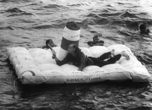 Raft: Life raft for submarines, 1939