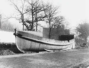 Shiver: LIFEBOAT ON ROADSIDE