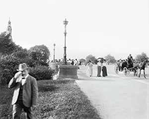Lampposts: lifestyles - leisure - Chicago