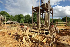 Novo: Lifting gear, Chateau de Guedelon, Treigny, Burgundy, France