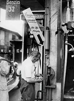Lighters: Lighter gas station