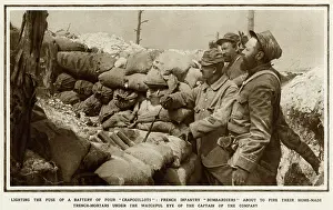 Bombardiers: Lighting the fuse of a battery of four crapouillots 1915