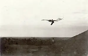 Lilienthal: Lilienthal gliding from an artificial hill