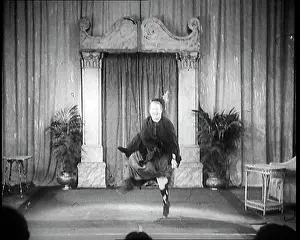 Revealing: Lily Morris Performing Don't Ave Any More
