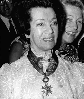 Pons: Lily Pons, opera singer, National Order of Merit, Paris