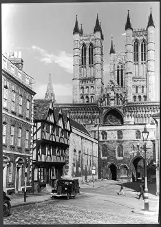 1086: LINCOLN CATHEDRAL 1940S