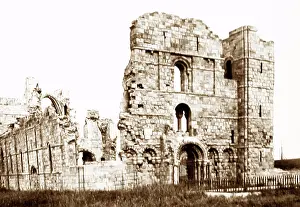 Lindisfarne: Lindisfarne Priory, Holy Island