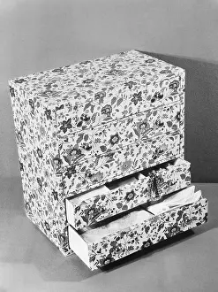 Drawers: Linen basket