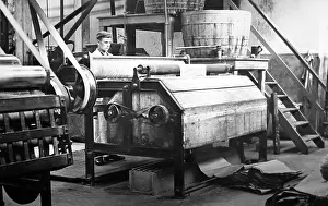 Damping: Linen manufacture, Damping machine