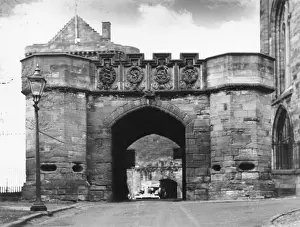 Gatehouses: LINLITHGOW GATEWAY