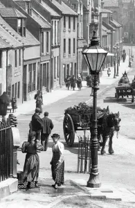 Linlithgow: Linlithgow, Women at the Cross Well 1897