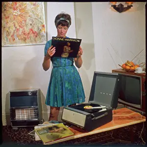 Emberton: LISTENING TO RECORDS