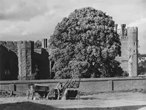 Priories: LITTLE LEIGHS PRIORY