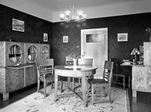 Bookcase: Living room, 1929