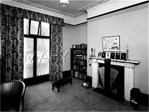 Pelmet: LIVING ROOM 1930S