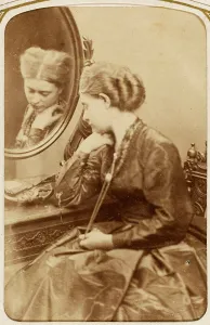 Demurely: Lizzy Dickson, Courtesan