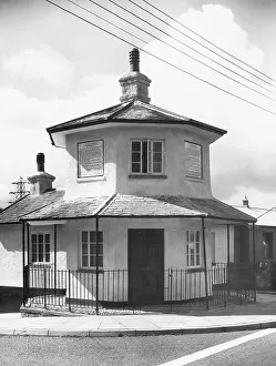 Llanfair: LLANFAIR GATE TOLL HOUSE