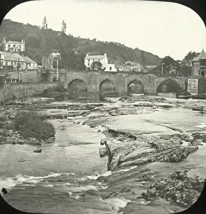 Coracle: Llangollen Bridge