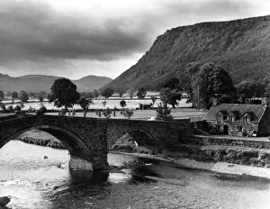 Bont: LLANRWST BRIDGE