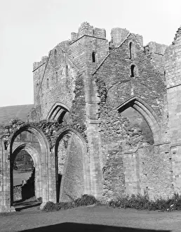 Llanthony: LLANTHONY ABBEY