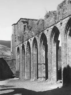 Llanthony: LLANTHONY ABBEY