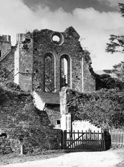 Llanthony: LLANTHONY ABBEY