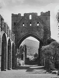 Llanthony: LLANTHONY ABBEY