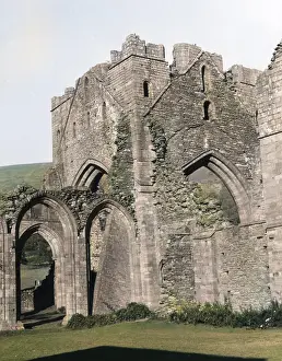 Llanthony: LLANTHONY ABBEY