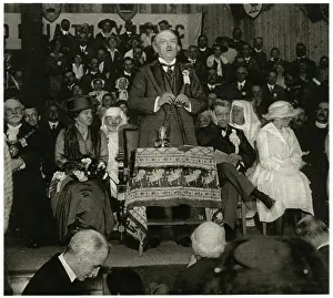 Bards: Lloyd George speaking at the Welsh National Eisteddfod
