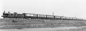 Lnwr: LNWR Railway passenger train in 1904