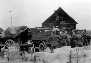 Blockade: Loading of food on the Eastern Front, 1942