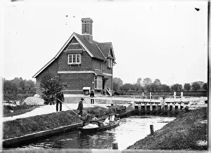 Skiff: Lock Keepers House, Goring-on-Thames, South Oxfordshire