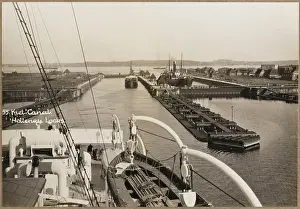 Linking: Lock on Kiel Canal