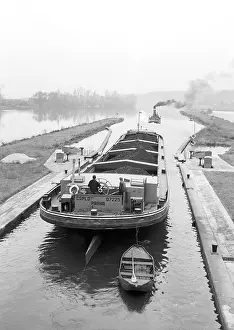 Krejci: Lock - river - coal - heating
