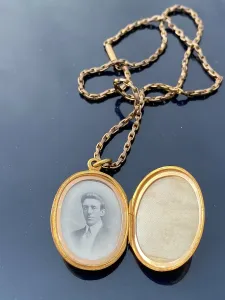 Provenance: Locket owned by Wallace Hartley's fiancee