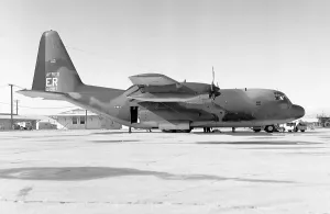 Centro: Lockheed C-130A Hercules 55-0007