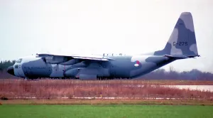 Luchtmacht: Lockheed C-130H-30 G-275