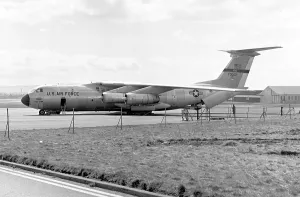 Starlifter: Lockheed C-141A Starlifter 67-0002