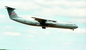 Starlifter: Lockheed C-141B Starlifter 63-8080