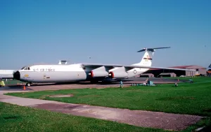 Starlifter: Lockheed C-141B Starlifter 65-0222