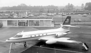 Gatwick: Lockheed JetStar N300P