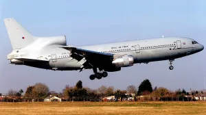Refuelling: Lockheed L-1011 TriStar C.2 ZE705