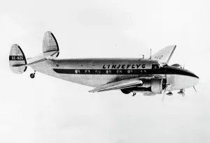 Lodestar: Lockheed L18 Lodestar aloft -Linjeflyg