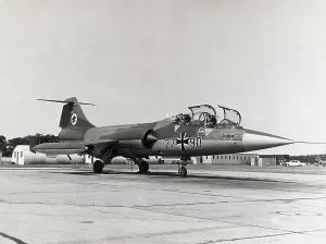 T 33: Lockheed TF-104G Starfighter